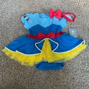 Brand new Disney Snow White outfit